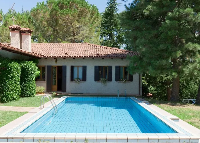 Hills La Cimetta Chic With Pool